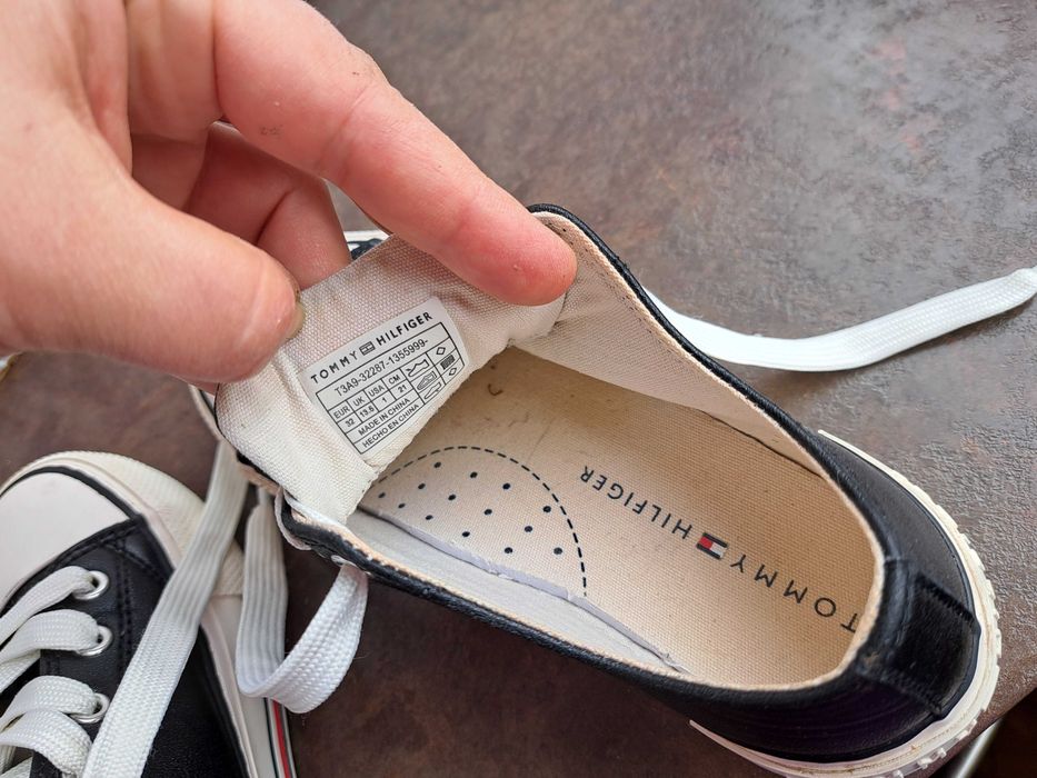 детски маратонки,кожени кецове,спортни обувки,Tommy Hilfiger,номер 32