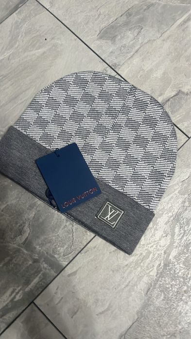Caciula Louis Vuitton