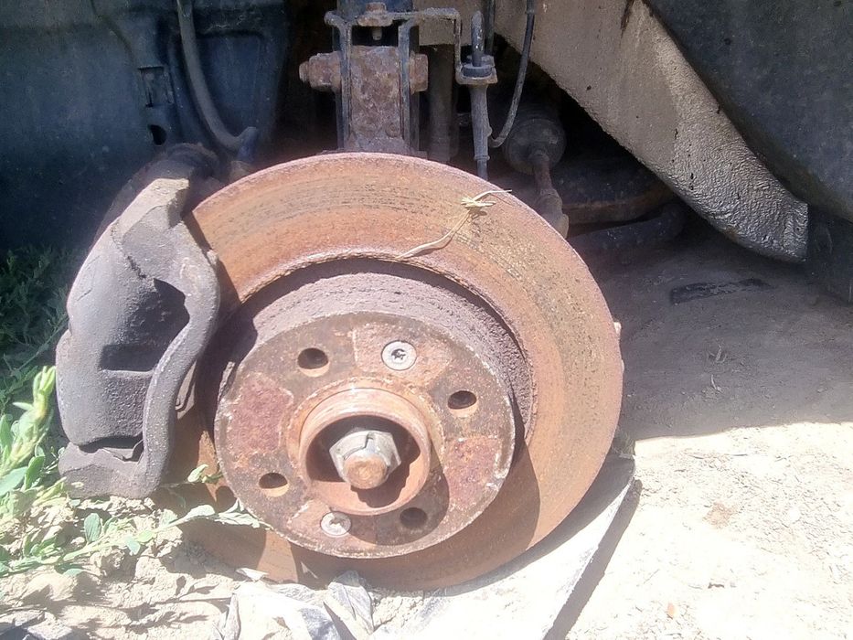 Fuzeta fata stanga Dacia Logan (LS) [Fabr 2004-2012] 1.6 B K7M-F7 64KW