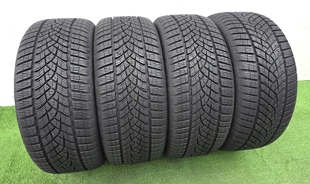 4бр. 225/45/17 GOODYEAR Ultra Grip Performance- зимни
