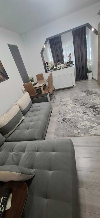 Vand apartament cu 3 camere