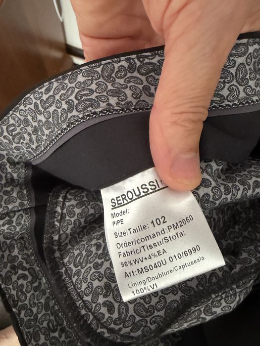 Costum elegant pentru bărbați.