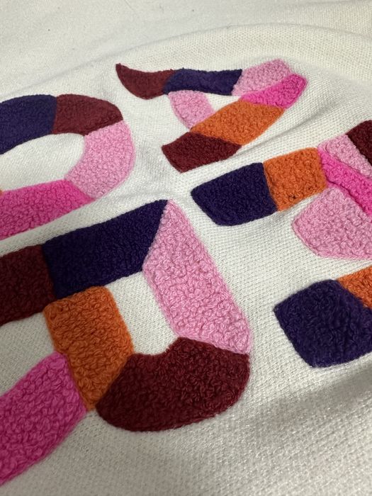 пуловер amore надпис