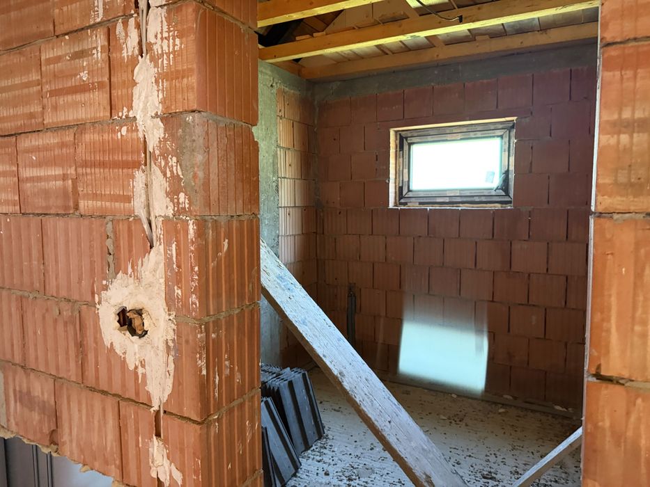 Casă individuală de vânzare – 220 mp utili, teren 400 mp