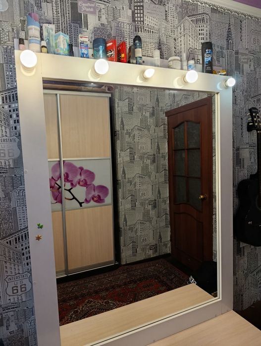 Продам зеркало для парикмахерских