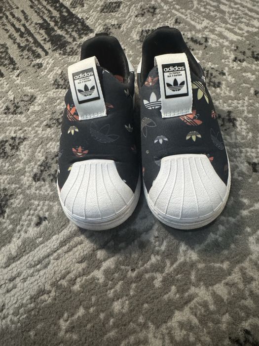 Vând adidași copii Adidas!