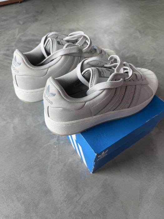 Adidas superstar la marque aux 3 bandes