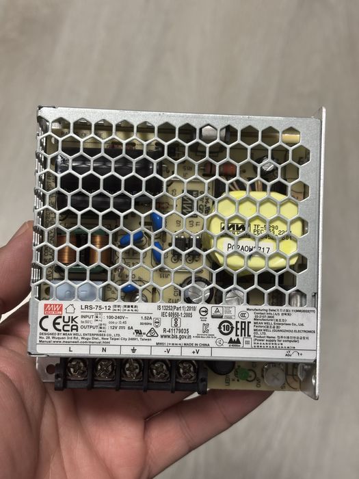 dvr Hikvsion 8 channel cu hdd 2 Tb si sursa