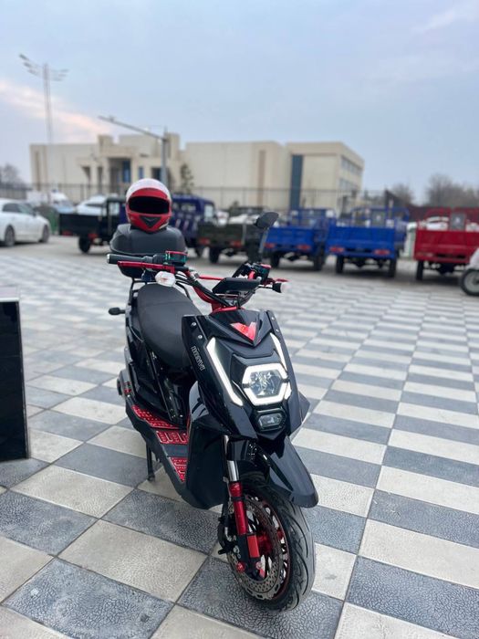 Skuter  Redlayn 60 75 km yuradi tezligi 75 lar atrofi kelishtirib beri