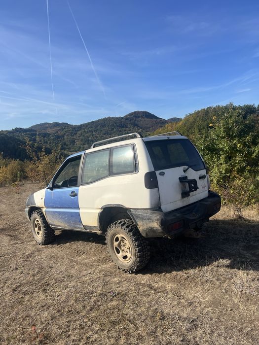 Vând Nissan Terrano 2 / Ford Maverick