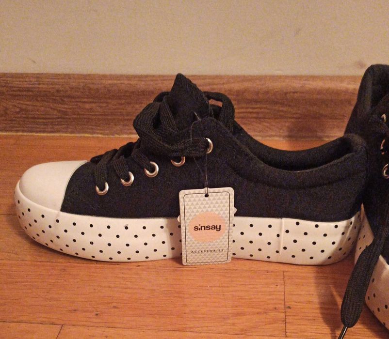 Стильные кеды черного цвета