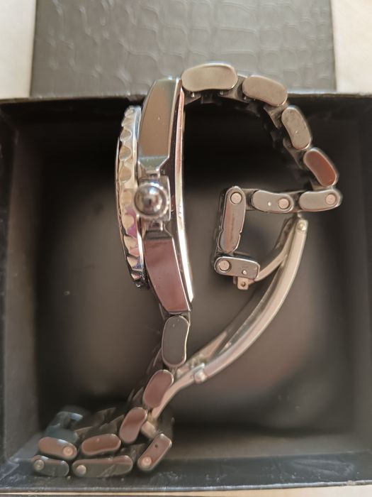 Продам новые часы жен., браслет гематит, 18,5см