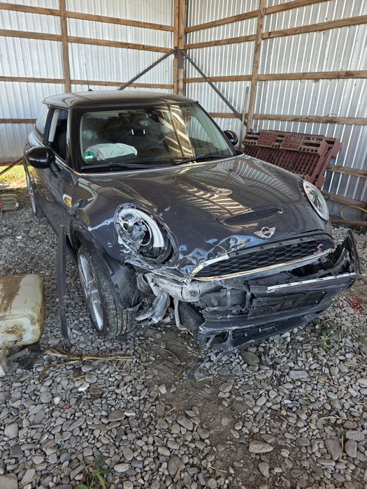 Mini Cooper SD avariat si piesele necesare