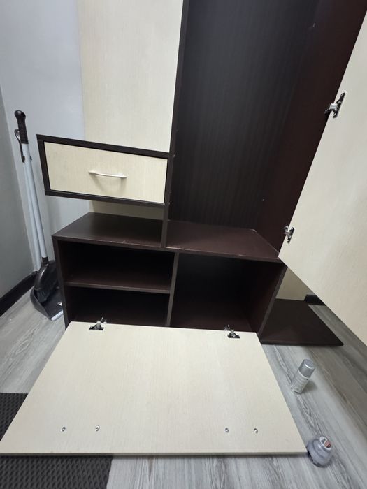 Продам шкаф в прихожую