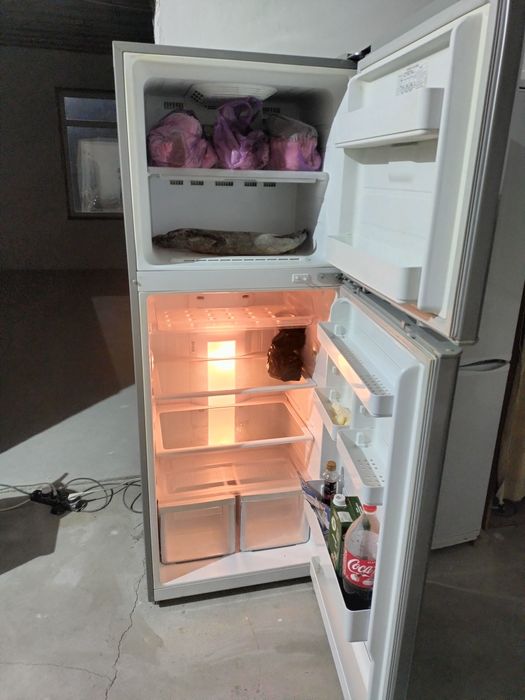 Холодильник двух камерный