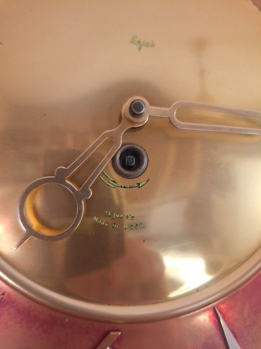 Продам  часы Маяк