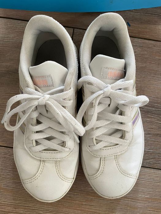 Кроссовки фирмы Adidas