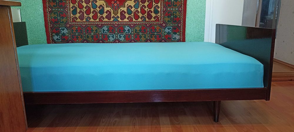 Продаётся кровать.