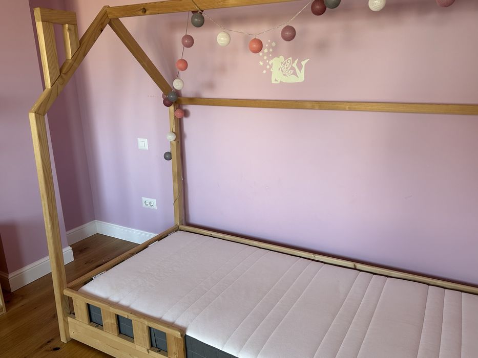 Pat copii Montessori tip Casuta cu Cos de Fum si Somiera