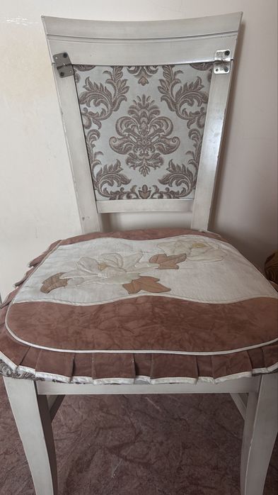 Продам стулья по 1000 тенге каждая