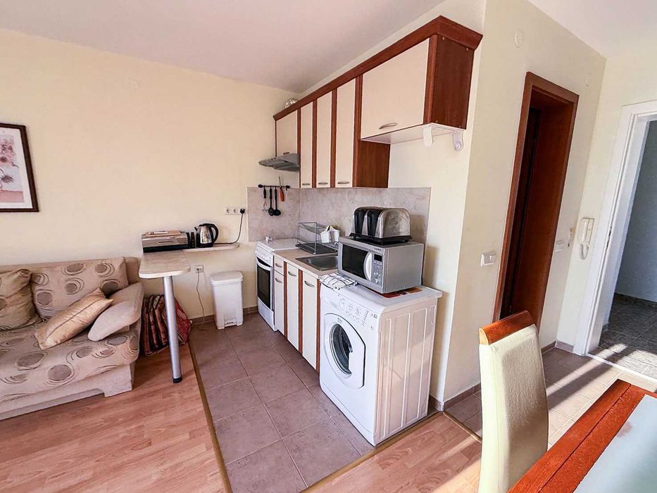 Продава се Двустаен апартамент в к.к. Слънчев бряг - 65 кв.м за 1054 €/кв.м - Снимка #3