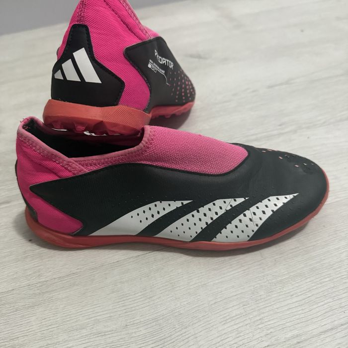 Adidas Predator Precision 3 TF Ghete De Fotbal Pentru Copii Cu Talpă Cu Crampoane Negru Core Alb Cloud Roz Team Shock 2