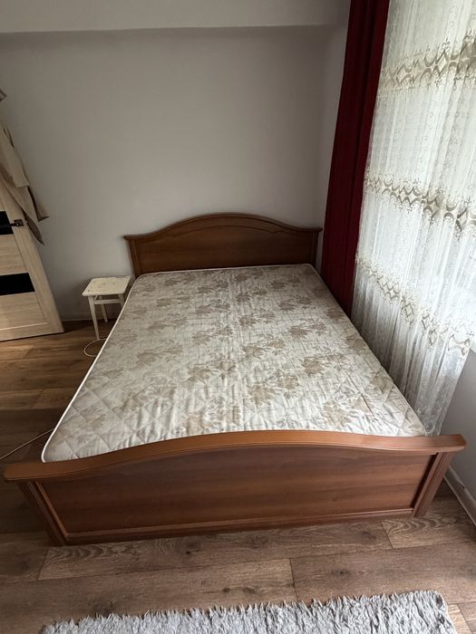 Продается спальный гарнитур