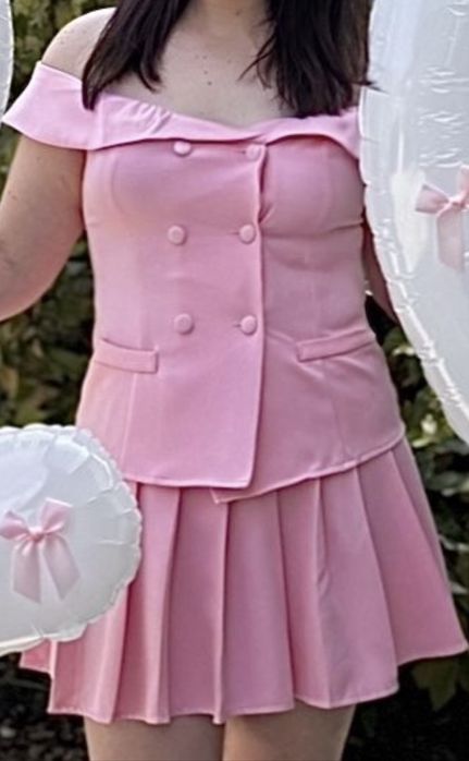 Compleu top și fustă roz