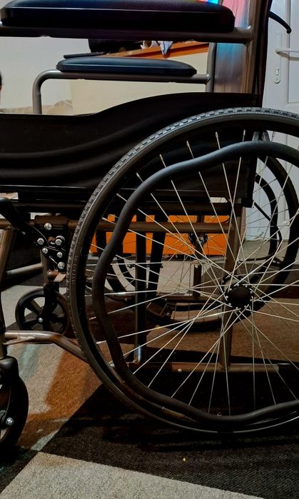 Fotoliu rulant  pentru persoane cu dizabilități