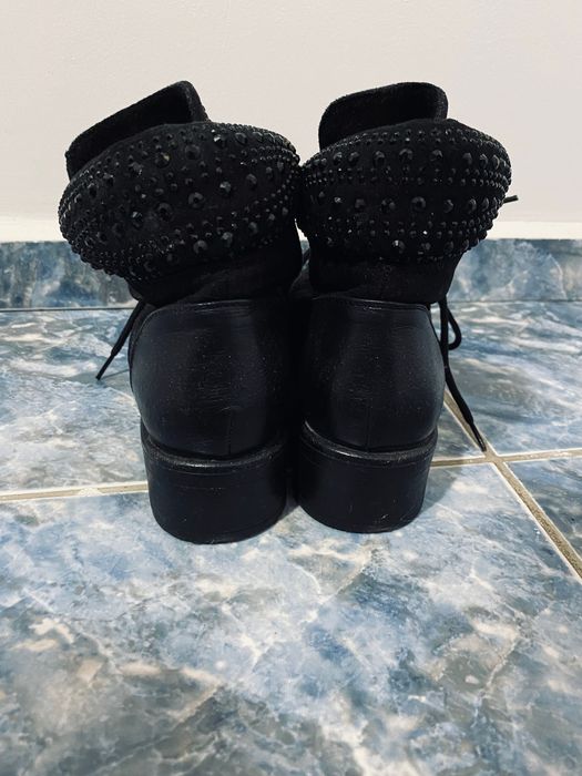 Дамски черни боти