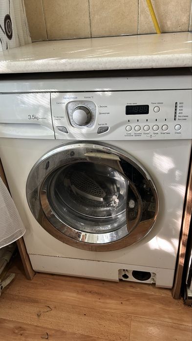 Продам технику, стол, люстры
