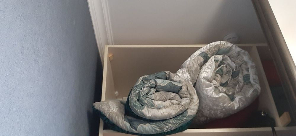 Продам двухспальные одеяла