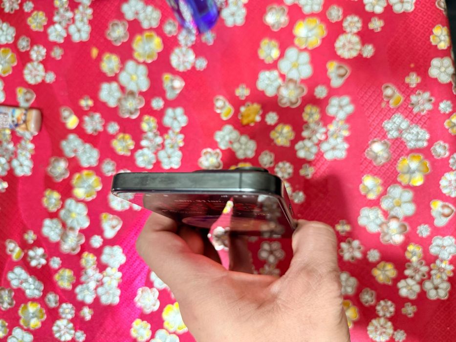 Vand iphone 15 pro max  ,512 bat 90