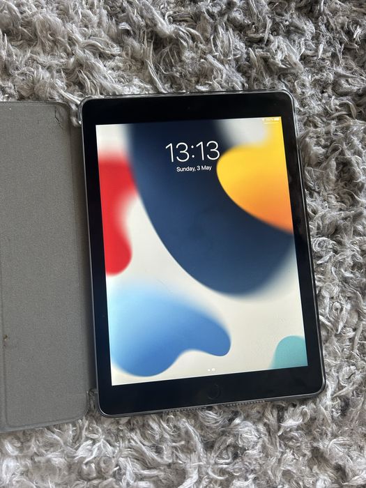 Ipad Air 2, produsa in 2017, 64GB  not locked, battery health 92%