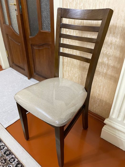 Стол и 8 стульев