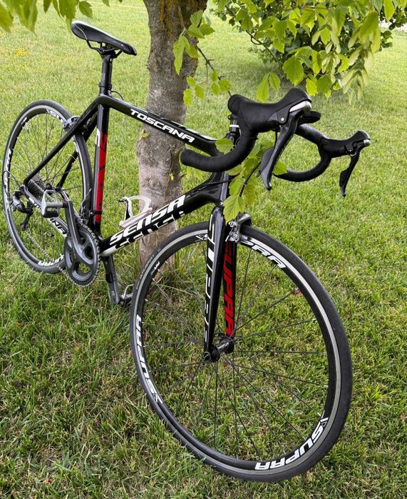 Bicicleta cursiera profesionala carbon