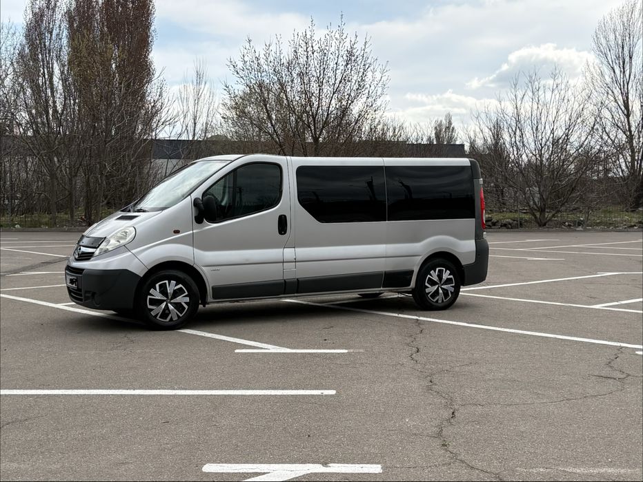 Opel vivaro 8..1  An  2012.  long  2.0 D 114 cp