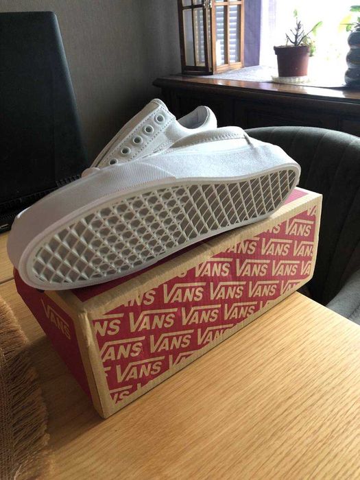 обувки ванс бели 36 номер 
Old Skool Canvas Shoe