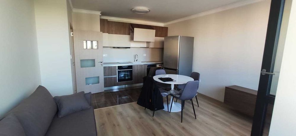 Дава се под наем Тристаен апартамент в Пловдив, Младежки Хълм - 80 кв.м за 298.86 € - Снимка #1