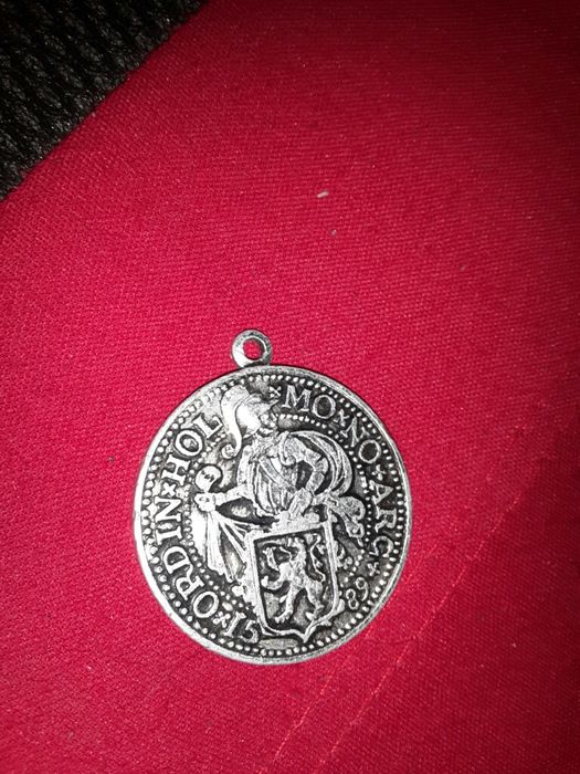 Медальон  украшение