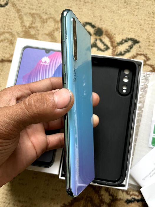HUAWEI Y8p 2020г.