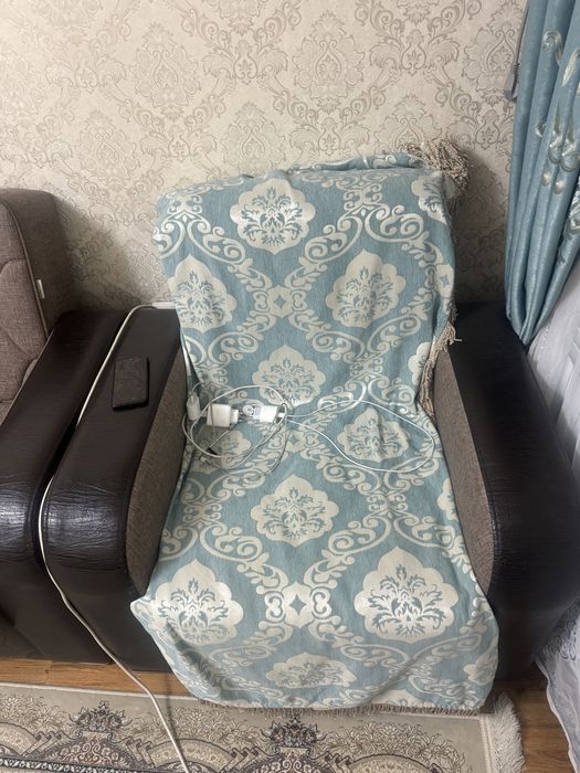 Продам диван с креслами