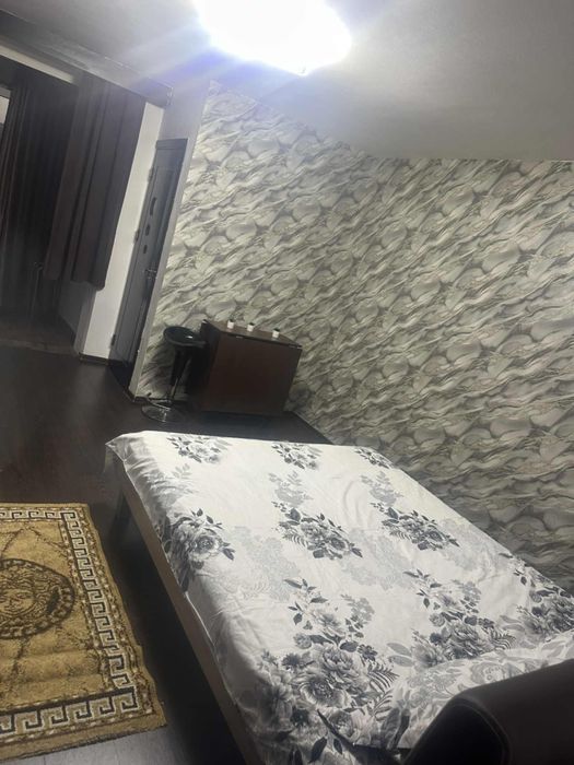 Închiriez Garsoniera