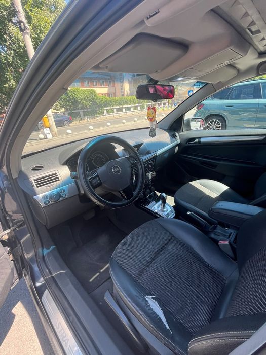 Vând Opel Astra H pachet de echipare Cosmo