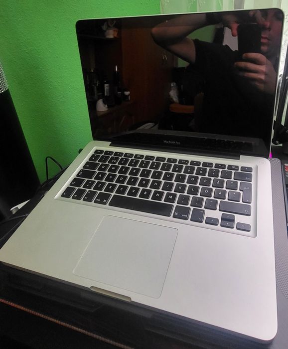 Vand Macbook Pro