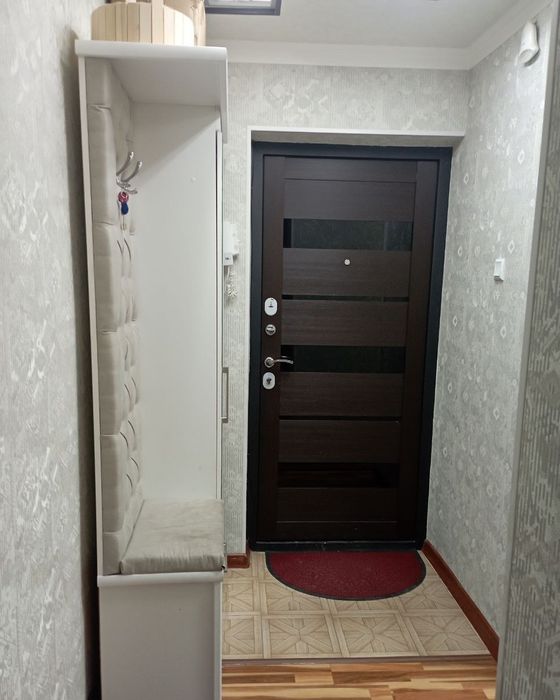 Продается квартира Юнусабад 19 квартал 1 этаж. 3 хона Срочно!!!