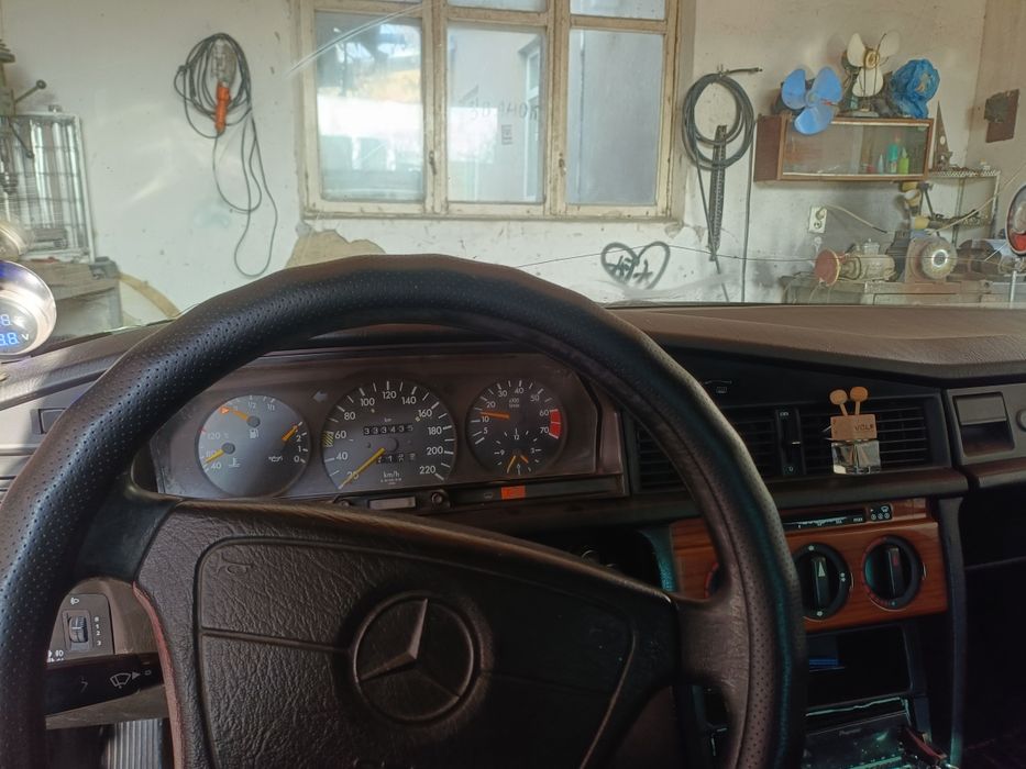 Мерседес 190 авангард россо