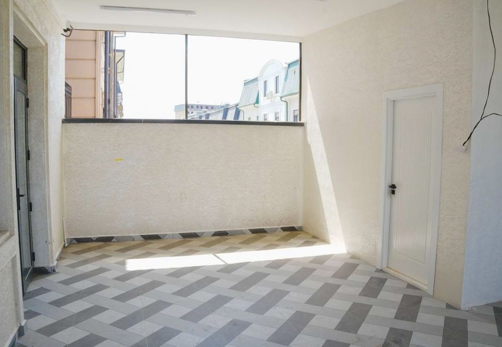 Квартира новостройка,  4 комнаты + веранда, общая площадь 121 кв.м.