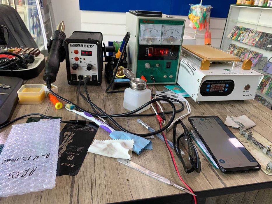 Telifon ustalar uchun asbob anjomlari sotiladi Komplekt