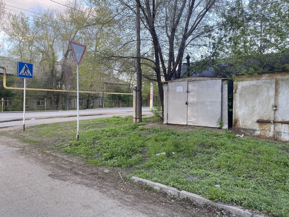 Продам гараж с погредом.